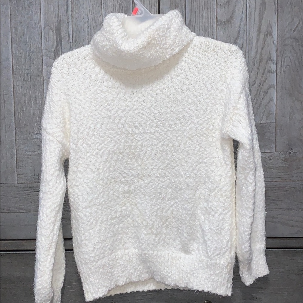 Cozy Soft White Turtleneck Sweater ✨